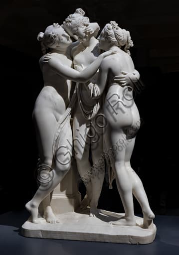 Scultura in marmo de Le Tre Grazie di Antonio Canova, dettaglio del gruppo neoclassico