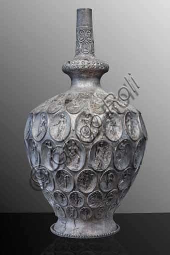 Anfora Argentea di Porto Baratti: Capolavoro Tardoantico del Museo Archeologico di Piombino