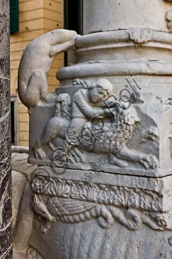 Column Base with Samson and the Lion - Genoa Cathedral