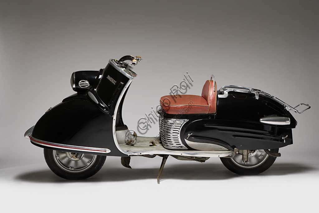 Bastert Einspurauto 175: Scooter d'Epoca Raro e Avveniristico (1953)