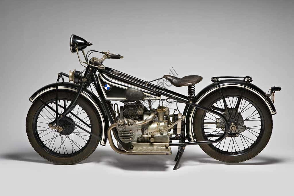 1927 BMW R 42: The Pioneering Vintage Boxer Motorcycle