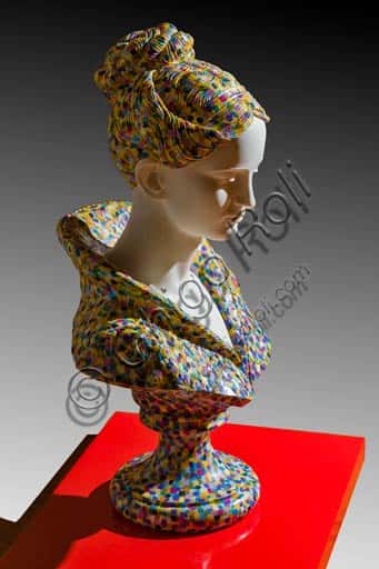 "Busto di donna 2000" di Alessandro Mendini a Casa Depero