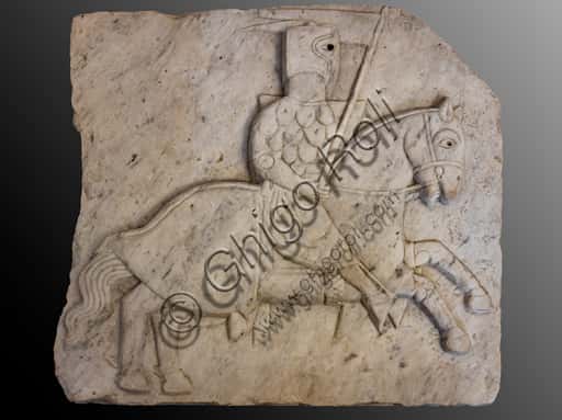 Il Cavaliere in lizza: Scultura in Marmo del XIII-XIV Secolo a Spoleto