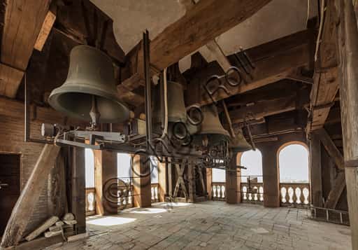 The Bell Cell of the Ghirlandina Tower in Modena: Architecture and History