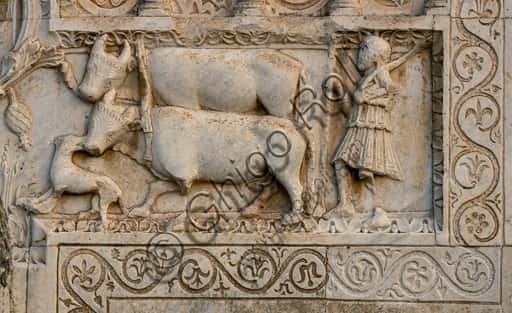 Facciata della Chiesa di San Pietro a Spoleto: Rilievi Romanici del XII Secolo