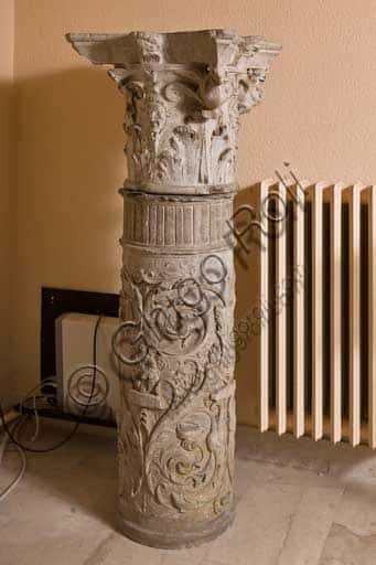 Historiated Column in Palermo's Norman Palace: Symbolism and History