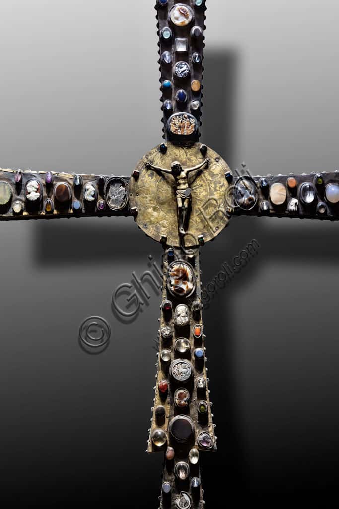 The Cross of Desiderius: Masterpiece of Lombard Goldsmiths in Brescia