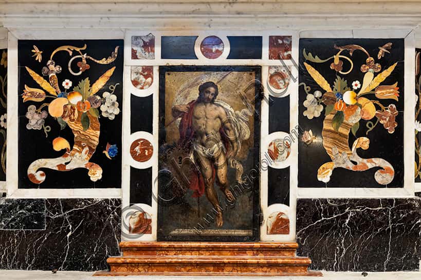 Main Altar of Santa Corona Church in Vicenza: Corbarelli's Marble Masterpiece