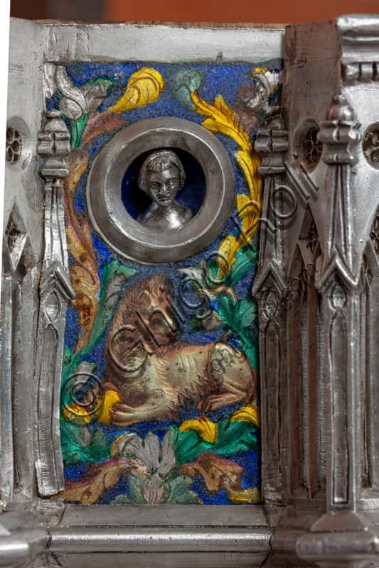 Dettaglio Leone dei Medici dell'Altare d'argento del Duomo di Firenze