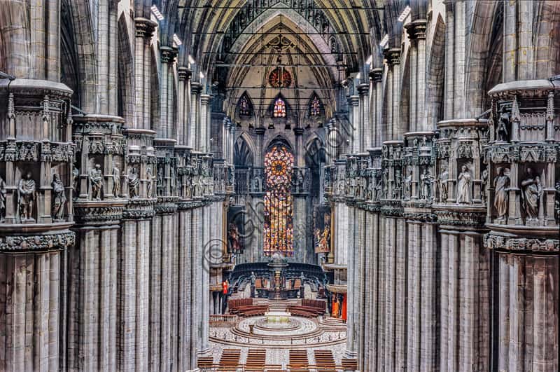 Nave of Milan Cathedral: Architectural and Visual Analysis