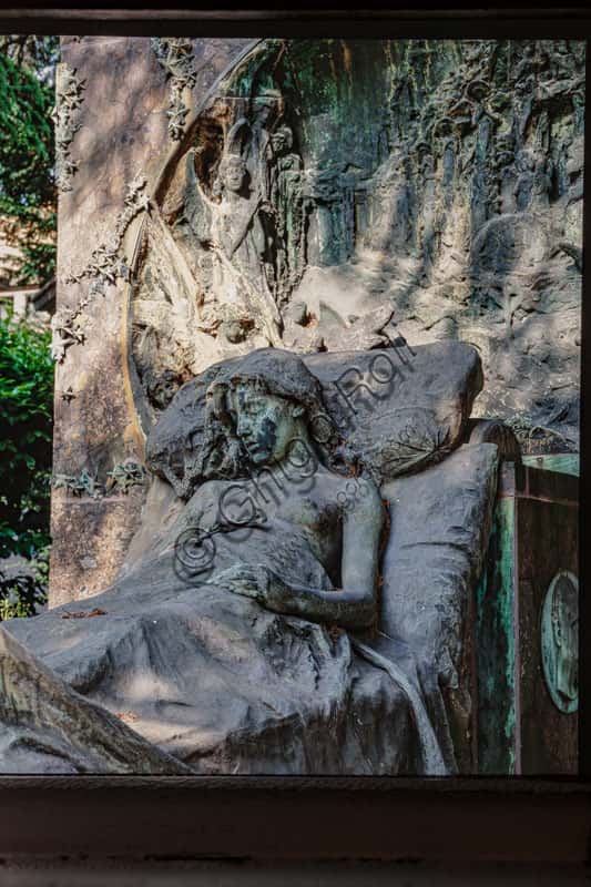 Isabella Casati Aedicule by Enrico Butti: 1890 Funerary Sculpture in Milan