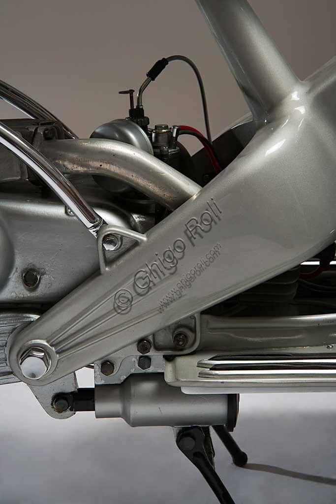 FM Scooter 1950: Raro Scooter d'Epoca Milanese in Fusione d'Alluminio