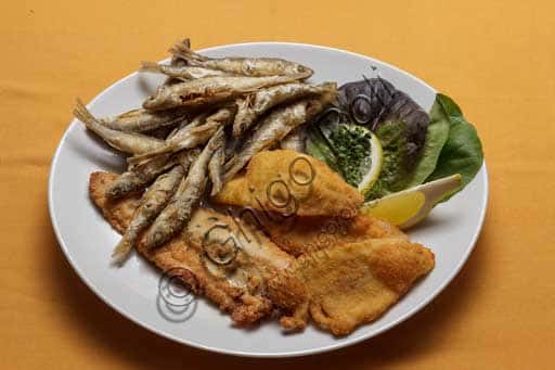 Frittura di Pesce di Lago al Ristorante Imbarcadero, Isola Pescatori