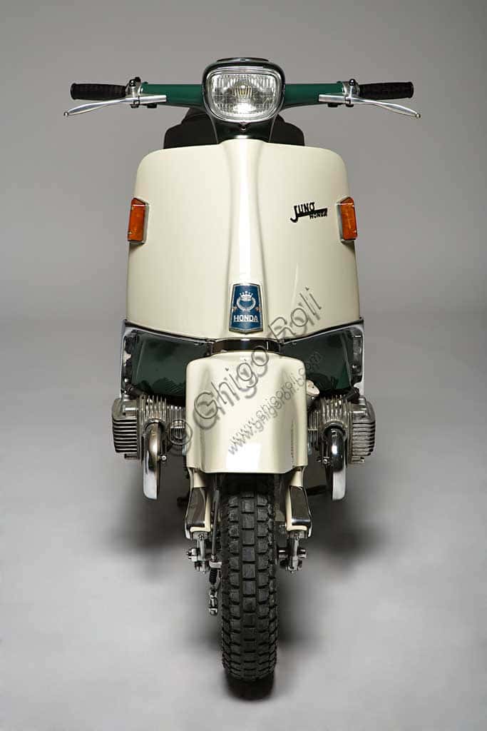Honda Juno M 85: Lo Scooter Giapponese d'Epoca con Variatore Idraulico (1963)