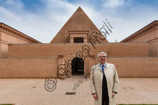Masone Labyrinth in Fontanellato: The Architect and the Pyramid
