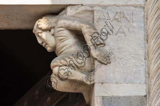 Mensola con Allegoria dell'Avarizia nel Duomo di Piacenza
