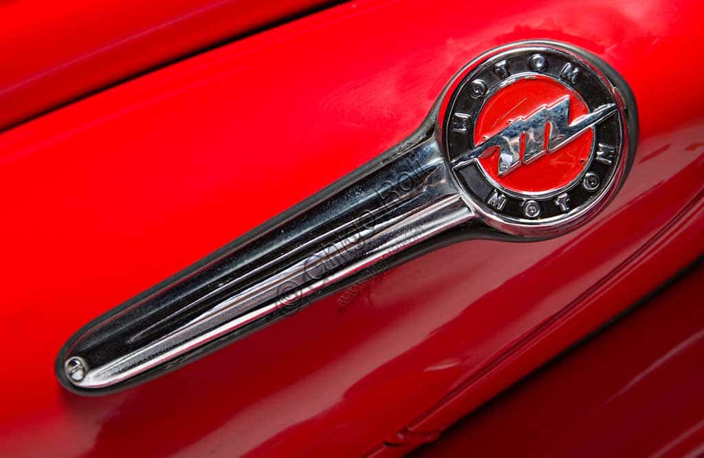 Motom 98 TS 1955: A Masterpiece of Italian Industrial Design
