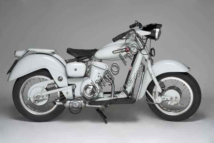 Motom Delfino 1954: Scooter d'Epoca Restaurato - Caratteristiche Tecniche