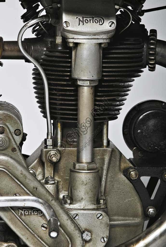 Norton 500 CS1 1935: Meccanica e Storia di una Motocicletta Iconica