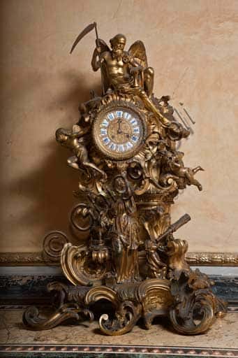 Orologio da Tavolo in Bronzo Dorato del XIX Secolo: Crono con Falce