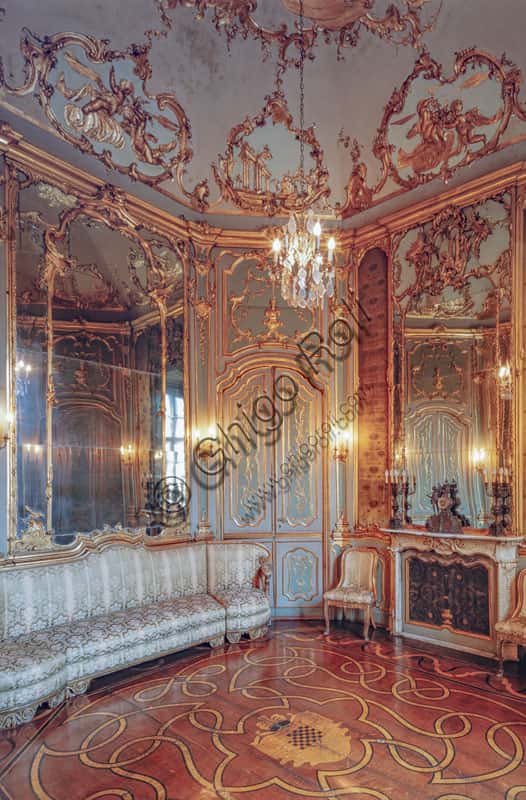 Palazzo Litta Milan: The Hall of Mirrors and Its Baroque Architecture