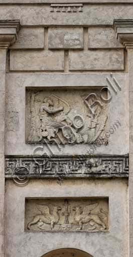 Palazzo Te Mantua - Bas-reliefs of King David and griffins