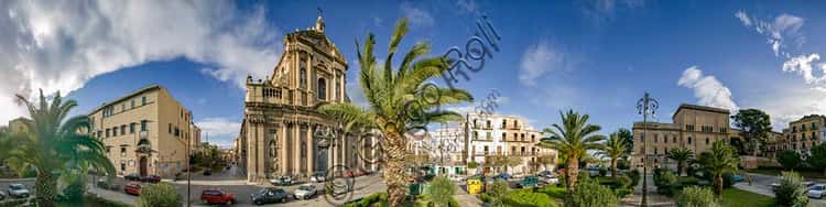 Veduta Orbicolare di Piazza della Kalsa a Palermo: La Chiesa di Santa Teresa