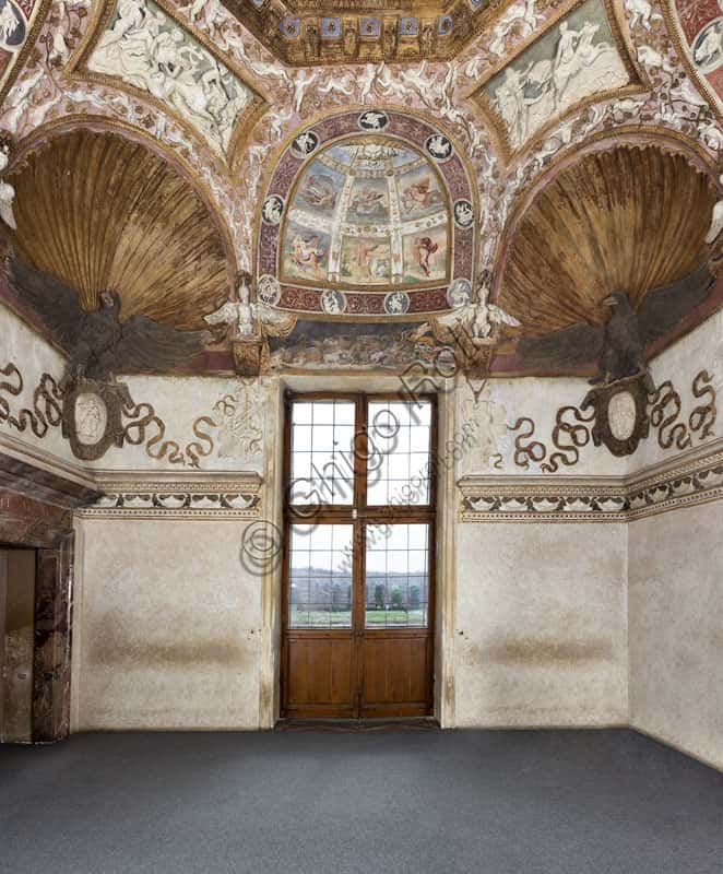 Phaeton's Chamber in Palazzo Te: The Eastern Wall