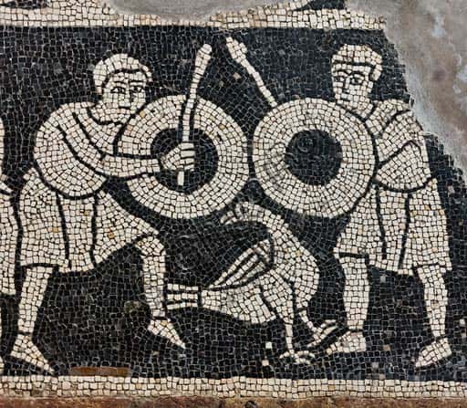 Mosaico Zodiacale del XII Secolo nella Cripta della Basilica di San Savino, Piacenza
