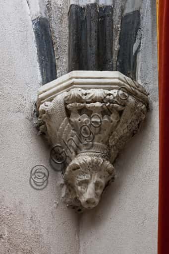 Keystone with Symbol of St. Mark by Giovanni Gagini, 1452 - Genoa