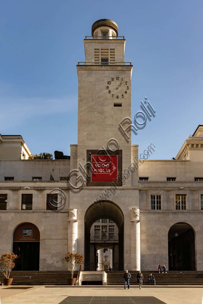 Piazza della Vittoria in Brescia: The Quadriportico and Revolution Tower