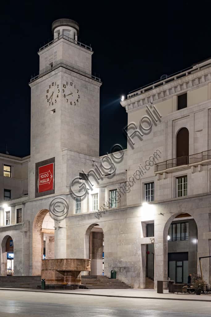 Piazza della Vittoria in Brescia: Marcello Piacentini's Architecture & Arengario