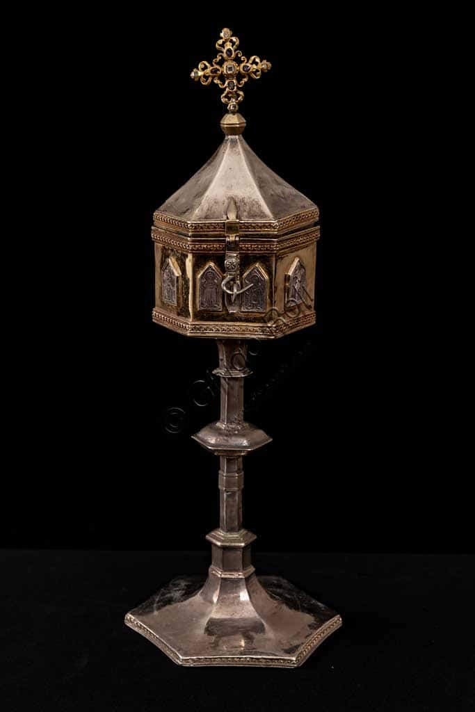 16th-Century Gilded Silver Polygonal Pyx at Monreale Cathedral's Diocesan Museum