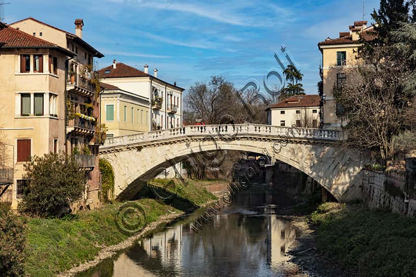 San Michele Bridge in Vicenza: Architecture and History