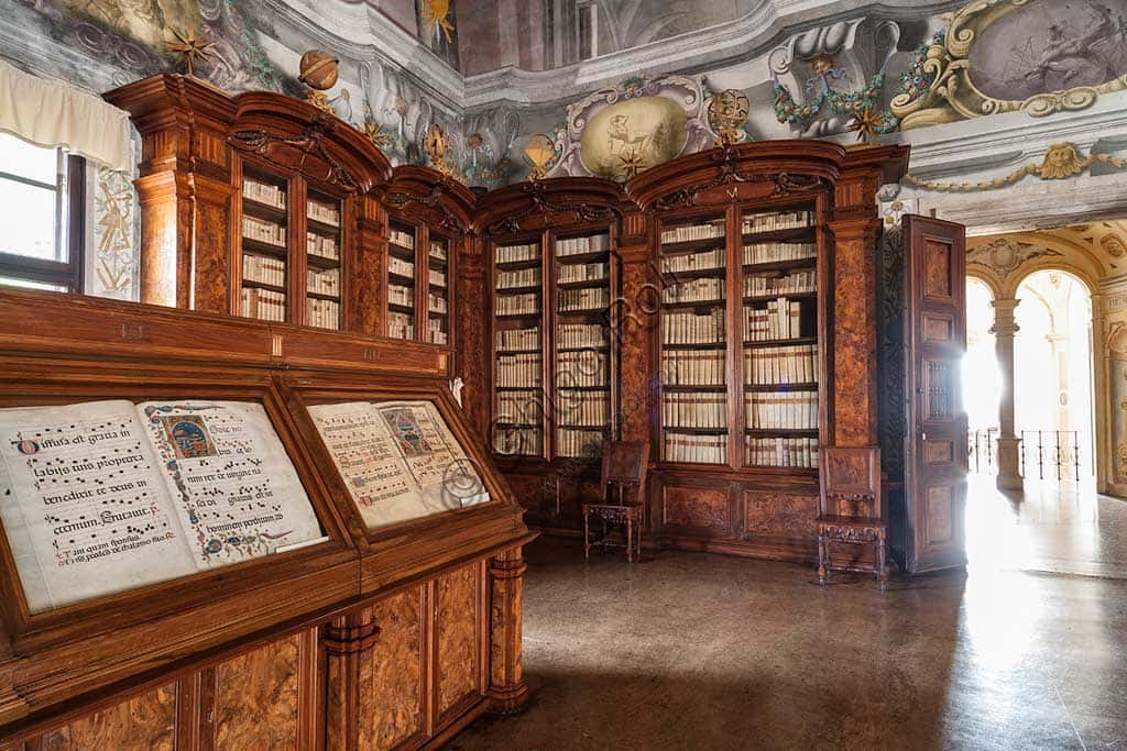 Antoniana Pontifical Library Hall with Antique Bookcases and Illuminated Manuscripts