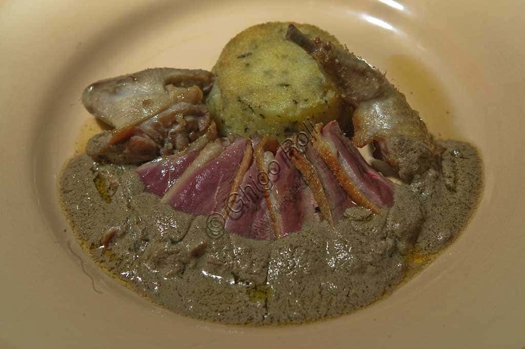 Anatra con Salsa al Tartufo a Bevagna: Esperienza Enogastronomica
