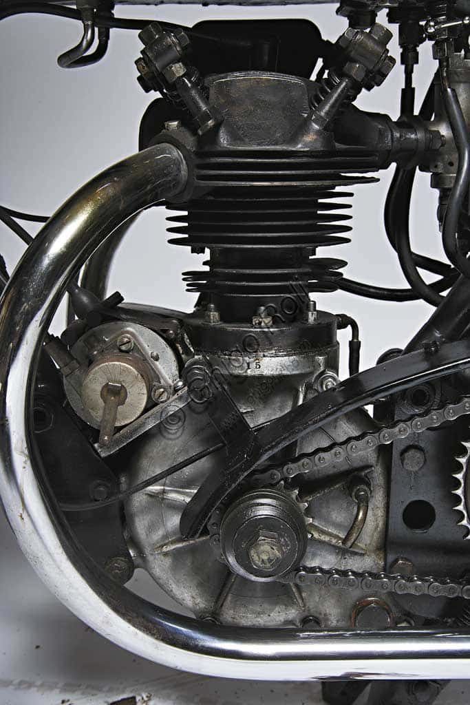 Rudge 350 TT Replica: Moto d'Epoca della Scuderia Ferrari