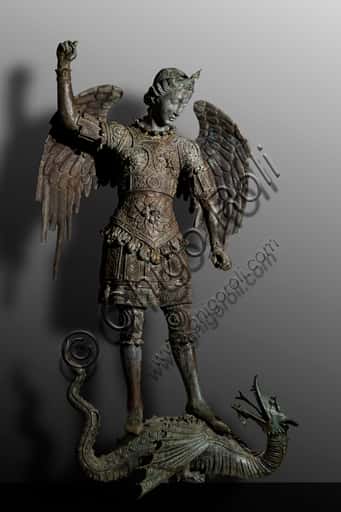 San Michele e il Drago: Scultura Bronzea del Duomo di Orvieto
