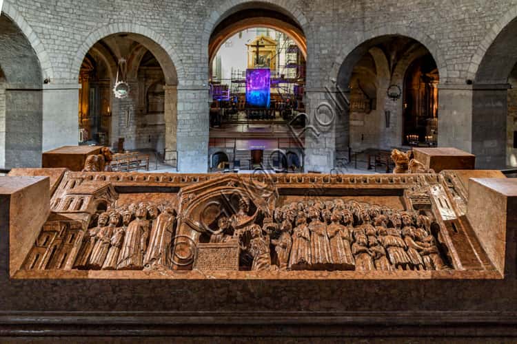 Sarcofago di Berardo Maggi: Capolavoro nel Duomo Vecchio di Brescia