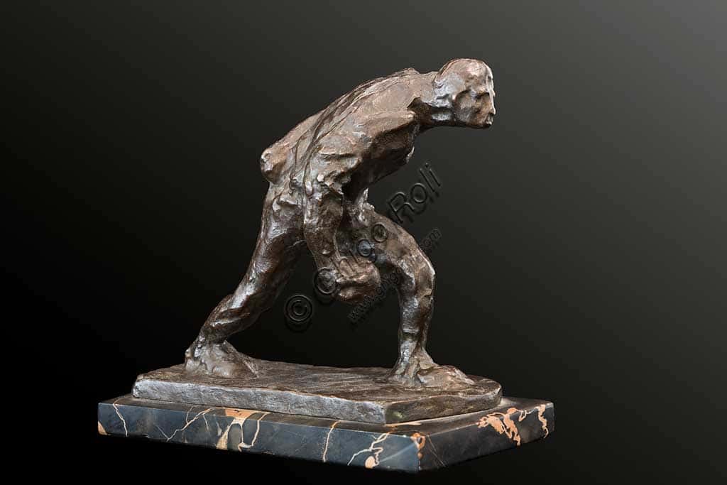 Scultura 'Il Giocatore di Bocce' di Ubaldo Magnavacca