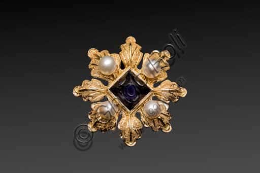 Golden Brooch Inspired by Botticelli's Primavera | Penko Goldsmith