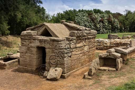 Tomba di bronzetto offerente: Necropoli etrusca di San Cerbone a Baratti