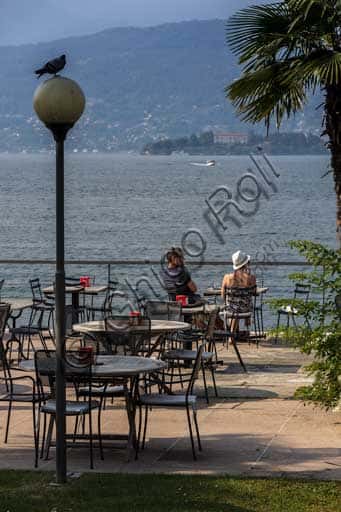 Veduta del Lungolago di Stresa con Isola Madre sullo Sfondo