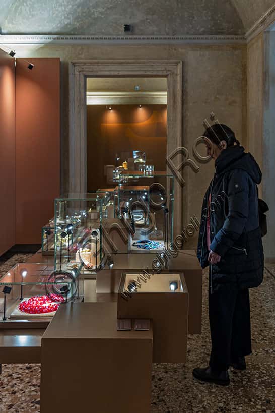 Vicenza Jewellery Museum: View of the Art Room - Collection