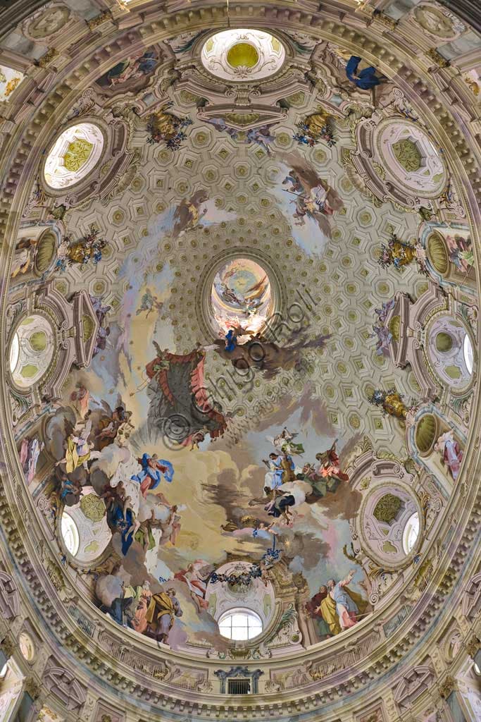 Dettaglio affresco Assunzione di Maria nella cupola del Santuario di Vicoforte, con figure angeliche ed effetti trompe l'oeil