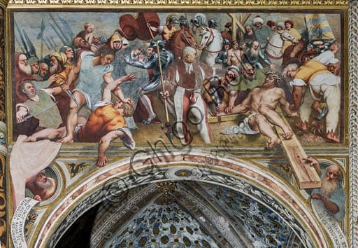 Affresco 'Gesù viene inchiodato alla Croce' del Pordenone, Duomo di Cremona