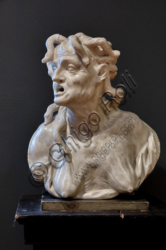 Scultura in marmo Allegoria dell'Invidia di Orazio Marinali, Labirinto della Masone, Fontanellato