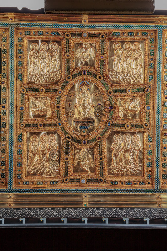Altare d'oro di Vuolvino, paliotto carolingio nella Basilica di Sant'Ambrogio a Milano