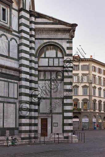 Veduta esterna lato nord della Scarsella, abside del Battistero di San Giovanni a Firenze, architettura romanica fiorentina