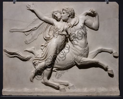 Scultura in marmo Nesso che rapisce Deianira di Bertel Thorvaldsen, dettaglio neoclassico